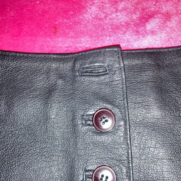NEWPORT NEWS WOMEN LEATHER SKIRT💕SIZE 4💕 - Picture 2 of 3
